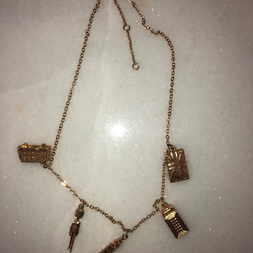 london theme charm necklace